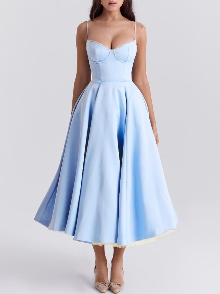 Robe mi-longue en tulle bleu Cendrillon