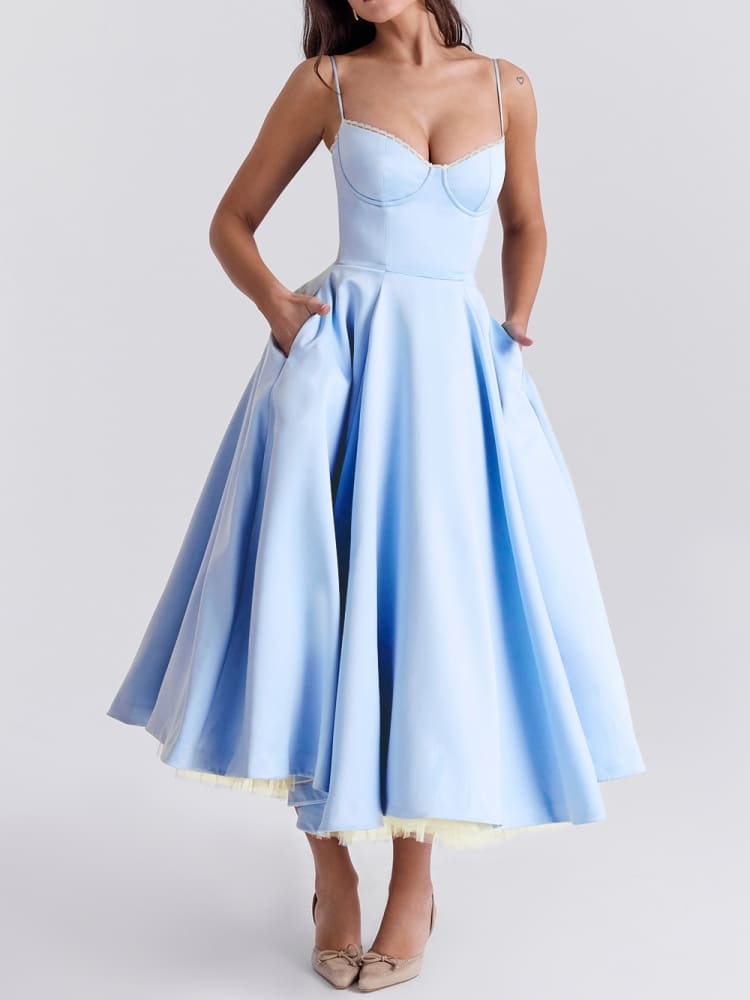 Robe mi-longue en tulle bleu Cendrillon